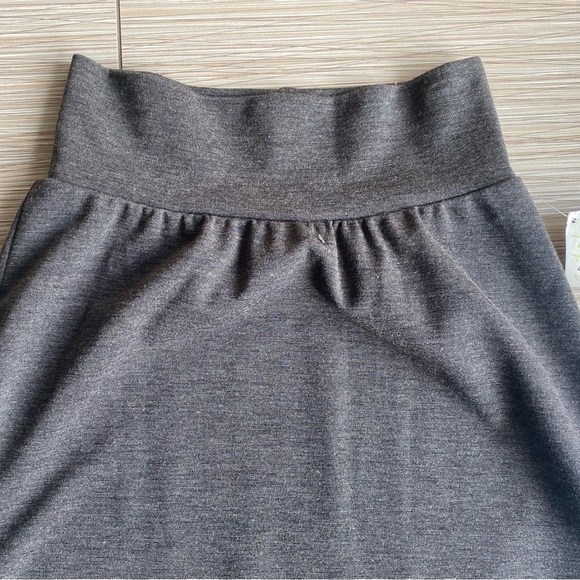 NWT Mandala Design Grey Stretch Pencil Skirt Size XS - Picture 3 of 8